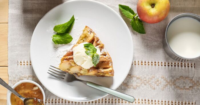 V Amerike sa k apple pie - jablkovému koláču často podáva vanilkový krém alebo zmrzlina.