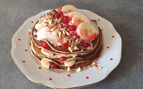 Zdravé kefírové lievance s ovocím.