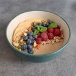 Pšenová kaša na sladko s ovocím.