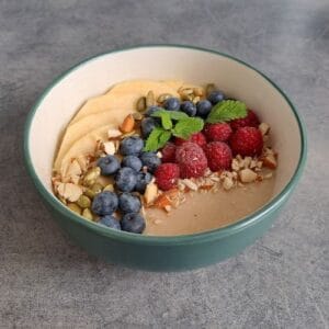 Pšenová kaša na sladko s ovocím.