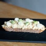 Vajičková nátierka bez majonézy.